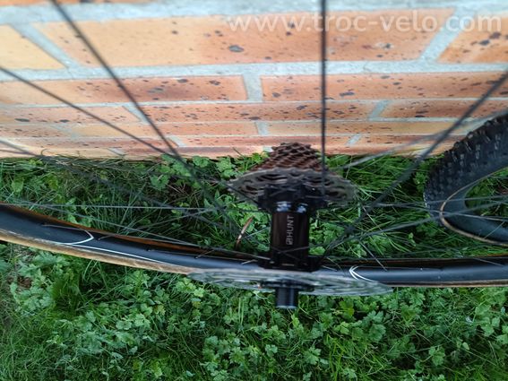 Roues carbones HUNT - 3