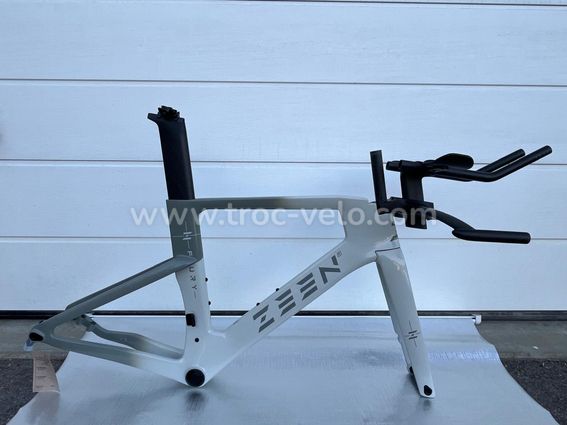 Cadre Triathlon / Contre-la-montre Carbone Aéro – Neuf – Rapport Performance / Prix exceptionnel