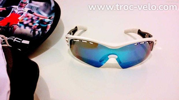 Tenue vélo cycliste lunettes état neuf - 1