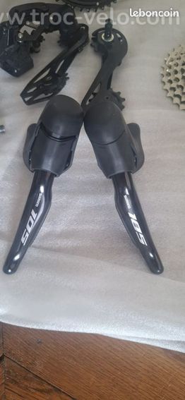 Groupe shimano 105 DI2 12v + pièces Ultegra - 3