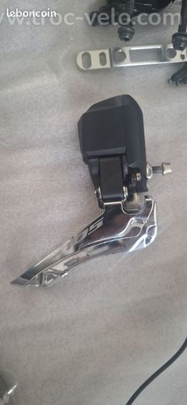 Groupe shimano 105 DI2 12v + pièces Ultegra - 5
