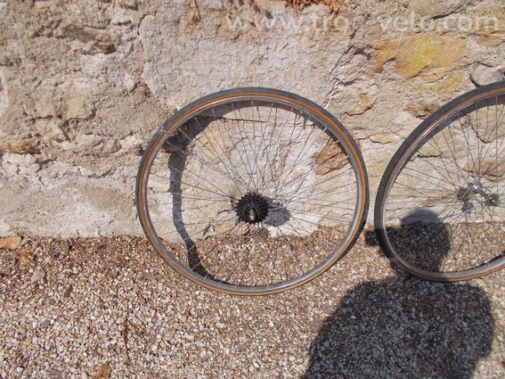 1 jeux de roues 700 de 1975 acier roulibre de 5 - 2