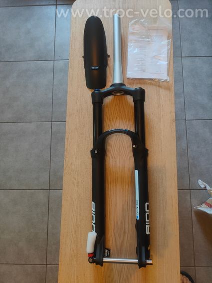 Fourche suntour aion 35 neuve