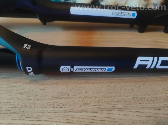 Fourche suntour aion 35 neuve - 2