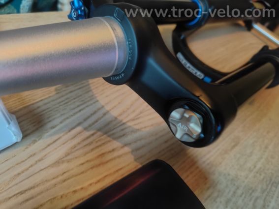Fourche suntour aion 35 neuve - 8