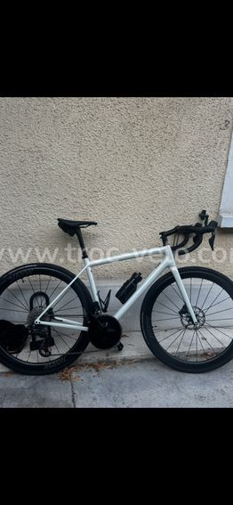 Specialized Aethos taille M – roues carbone Mavic (-1AN) freins à disque