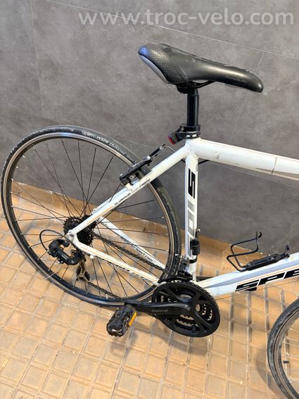 Vélo de route en l’état  - 2