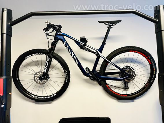 Canyon Lux CF SL – X01 Eagle – Roues carbone Reynolds – État neuf