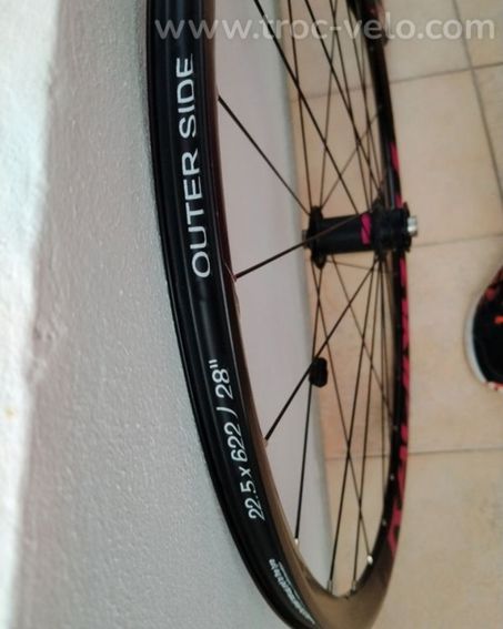 PAIRE DE ROUES Racing 66db très bon erat