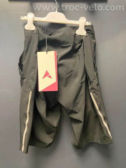 Neuf ! Short Altura All roads Femme T40, -20% - 2