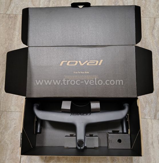 Guidon monobloc en carbone Roval Rapide Cockpit, profondeur 110 mm x 440 mm