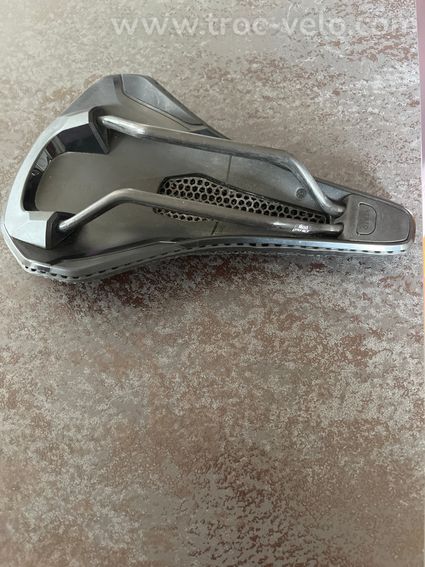 selle vélo Fizik modèle vento full carbone - 3