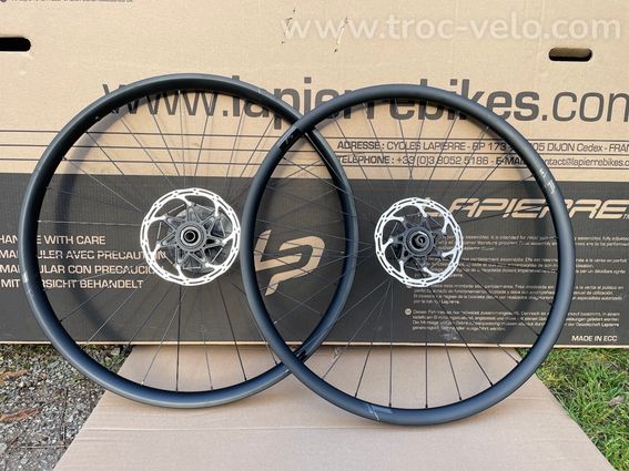 Kit Disques Et Plaquettes Arriere Maxgear pour BMW 2 F22 F87 218 F23 1 F2 ew6 Kit Disques Et Plaquettes Arriere Maxgear pour BMW 2 F22 F87 218 F23 1 F2 ew6