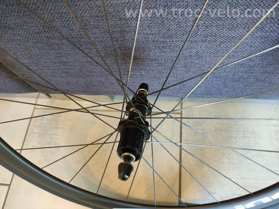 Roues carbone DT RC38T à boyaux pour freinage patins - 5