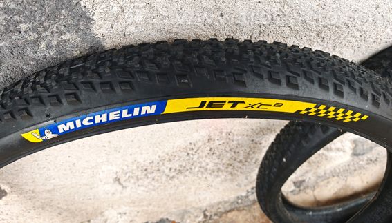 2 pneus VTT Michelin Jet XC2 tubeless quasi neufs - 2