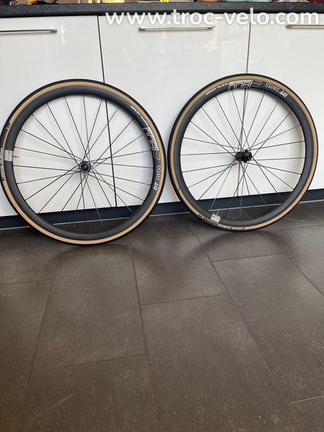 Roues DT Swiss e1800 Spline 32 - DT SWISS - 90000 - Troc Vélo