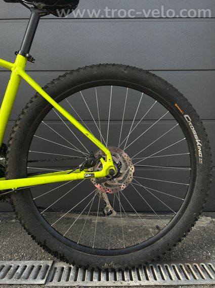 VTT Specialized - Freins Shimano - Pneu excellent état - 3
