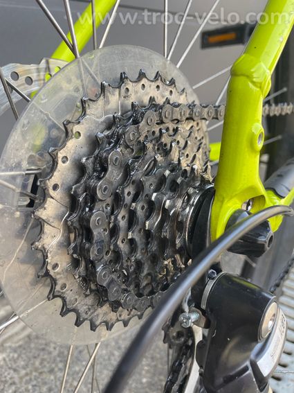 VTT Specialized - Freins Shimano - Pneu excellent état - 5