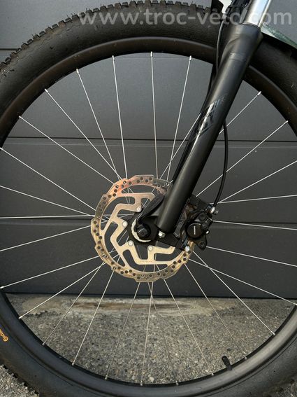 VTT Specialized - Freins Shimano - Pneu excellent état - 6