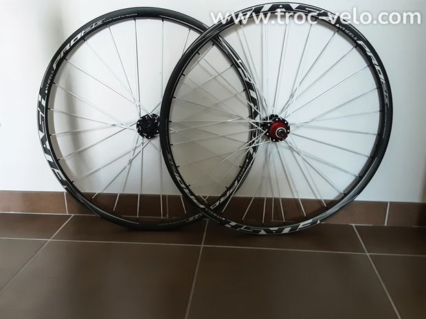 Paire de roues VTT carbone  - 1