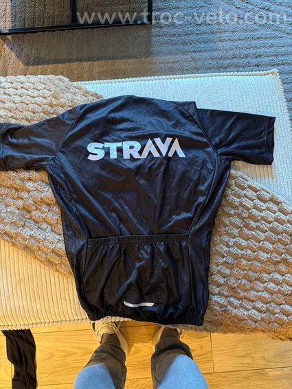 Ensemble Strava Noir maillot et cuissard