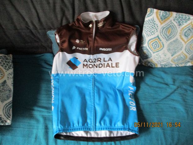 Veste S/M AG2R Taille XL  - 1