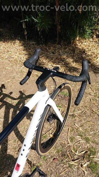 Canyon Ultimate CF SL 8 Disc – Ultegra – DT Swiss PRC 1400 - 10