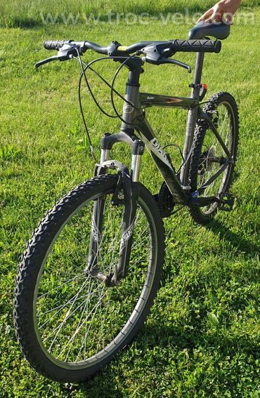 VTT Giant Boulder – Très bon état – Cadre aluminium – Suspendu