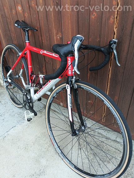 Vélo de route Focus  - 2