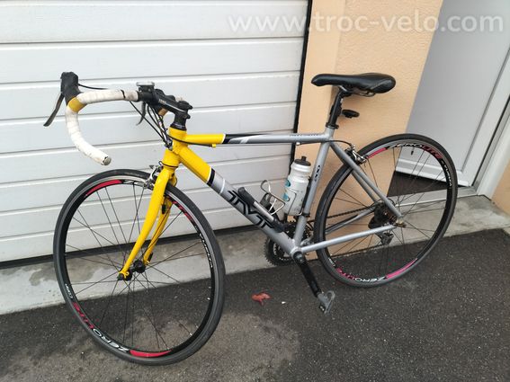 Vélo de route gitane - 2