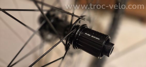 Paire de roues VTT DT Swiss 466d 27,5" NEUVES + Pneus Schwalbe Rocket Ron - 3