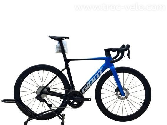 Giant Propel Advanced Pro 0 Carbon Vélo de Route Shimano Ultegra Di2 2024