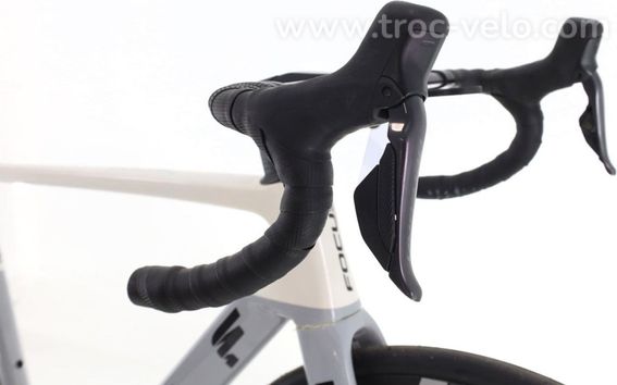 Produit Reconditionne    Focus Izalco Max Di2 12v    Gris   Velo De Route   Tres Bon Etat - 6
