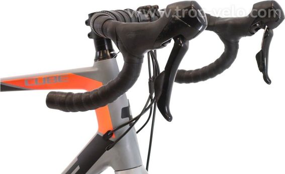 Produit Reconditionne    Cube Attain Pro    Gris   Velo De Route   Bon Etat - 6