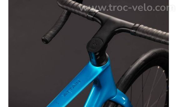 NEUF CUBE Attain C:62 SLX bali´n´blue - 2