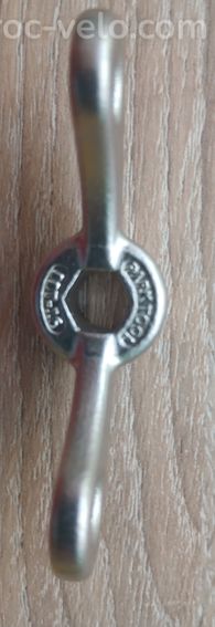 outil pour capot de manivelle auto-extractible BBT-16