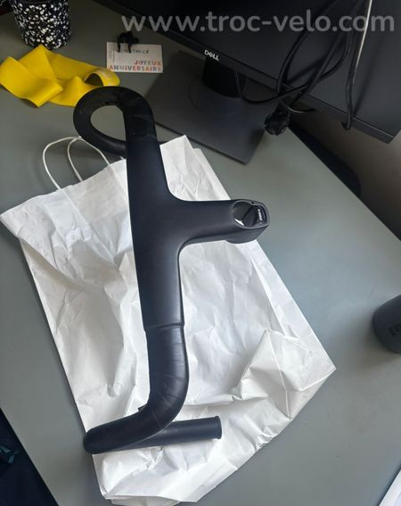 Guidon et potence monoblocs en carbone intégrés CP10 Aerocockpit CF