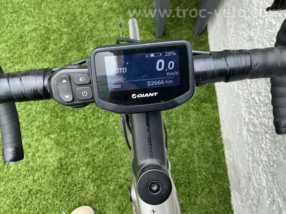 Vélo Giant road e 2 année 2023 + Taille XL batterie additionnelle neuve très bon etat - 2