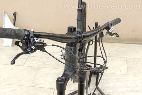 VTT ENDURO TREK SLASH 9.8 Taille L - Modèle 2020 - 2