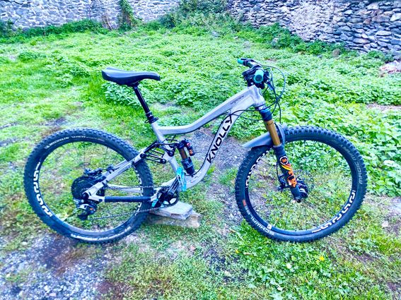 Knolly Warden 2016 (VTT enduro canadien d'excellente qualité) - 2
