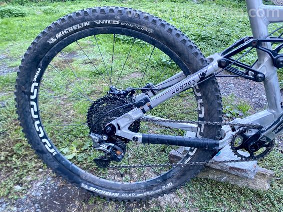 Knolly Warden 2016 (VTT enduro canadien d'excellente qualité) - 3