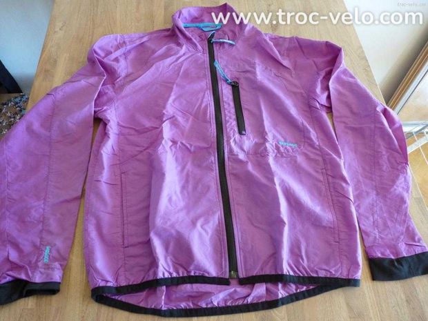 Veste coupe vent pluie . surface taille : m . - 1