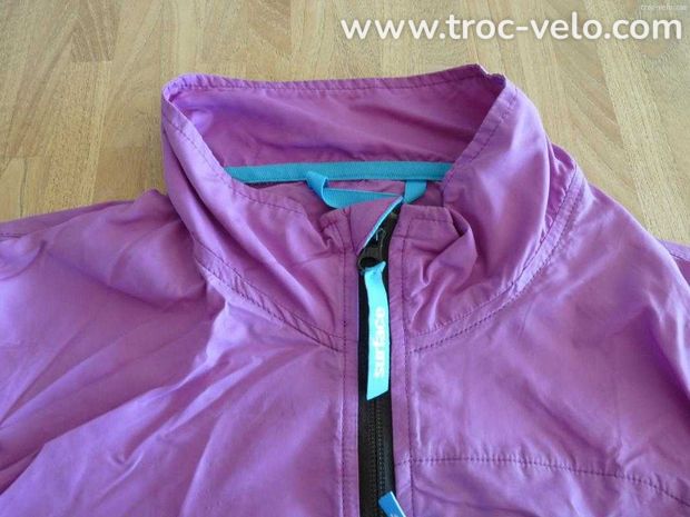 Veste coupe vent pluie . surface taille : m . - 2