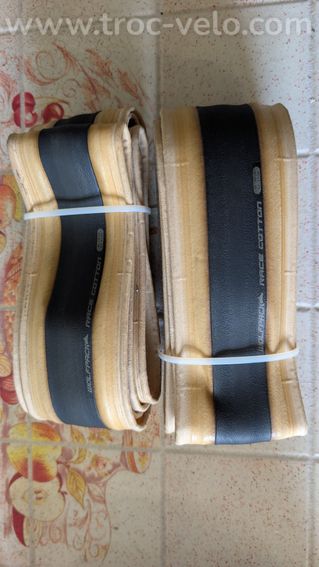 Pneu Pirelli neuf  - 2