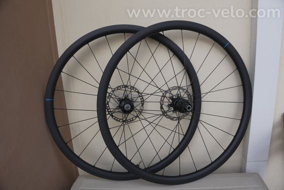 Paire de roues carbone Shimano C32 - 2