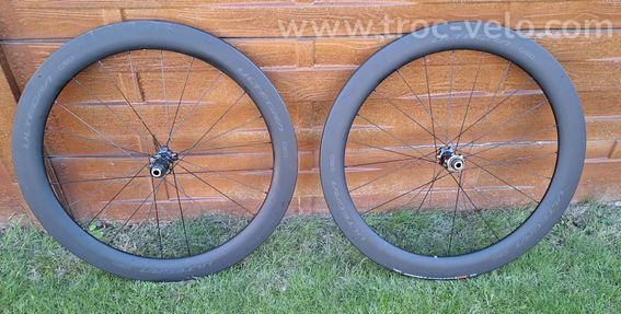 Roues vélo carbone Shimano Ultegra WH-R8170-C60 à disques