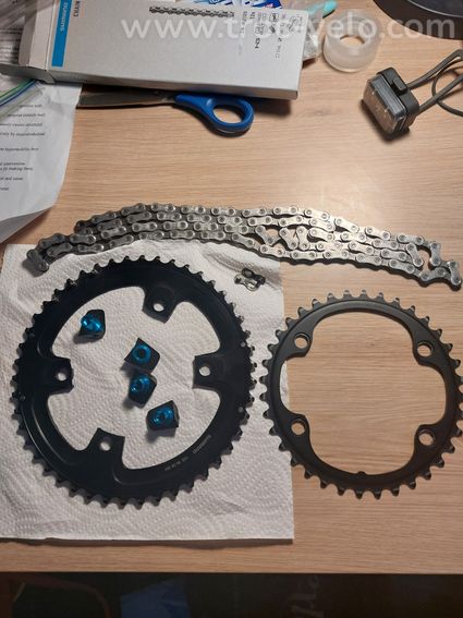 Lot Plateaux Shimano Ultegra 12v (46/36) + Chaîne Shimano 12v – Proche du neuf (< 500 km)