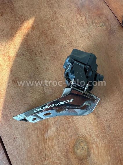 Dérailleurs avant de vélo gris Shimano