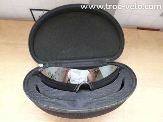 oakley radar ev zero neuves P boite rigide - 2