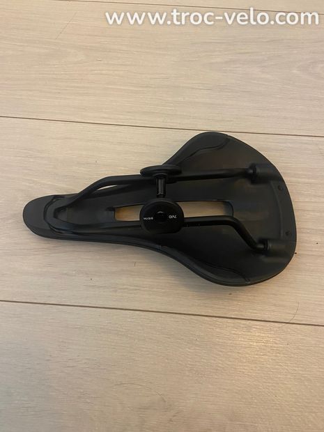 Selle Bontrager Verse Short Pro 145mm rail carbone neuve - 3